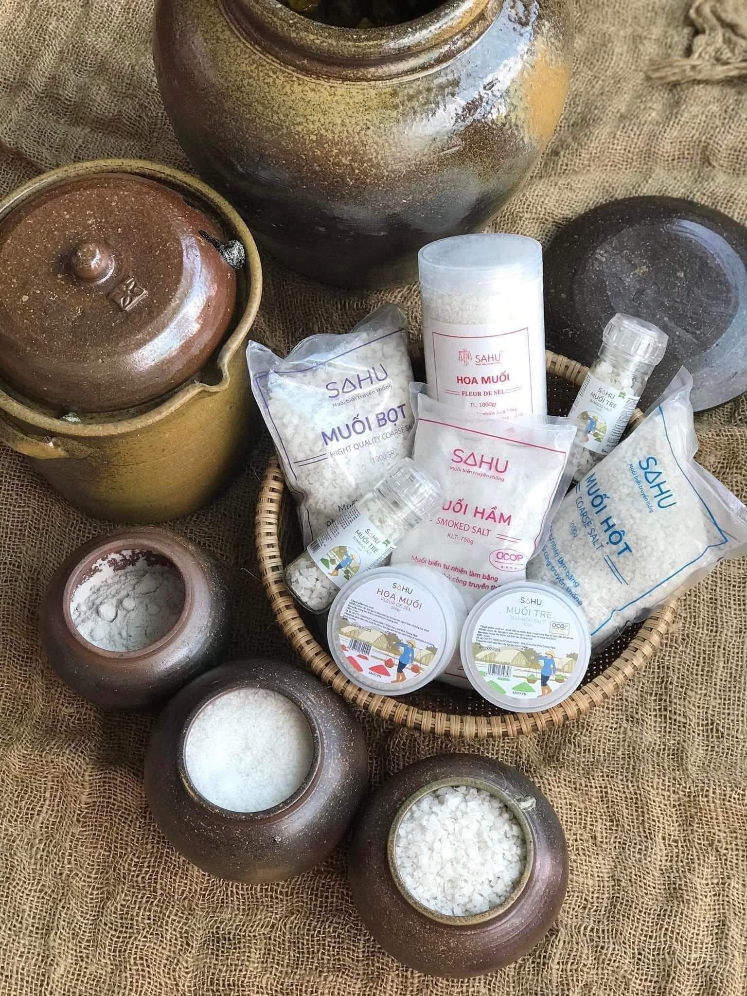 Nghề Làm Muối Không Thơ Mộng: Hành Trình Gìn Giữ Hạt Ngọc Biển Sa Huỳnh Tại Meron Farm