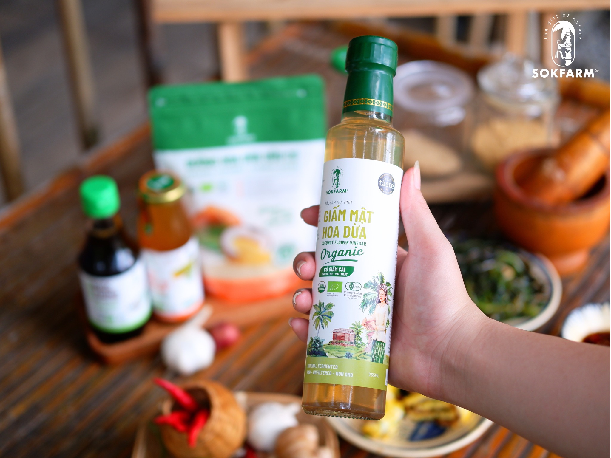 GIẤM MẬT HOA DỪA HỮU CƠ SOKFARM: VỊ CHUA LÀNH TỪ TINH TÚY ĐẤT TRÀ VINH 🥥🌿